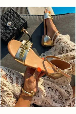 Star Style Elegantné sandále so zlatou ozdobou ROSALYN+