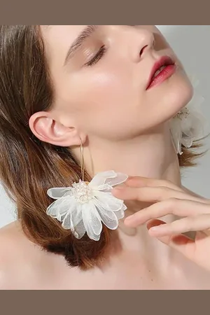 Star Style Biele náušnice+ farba: