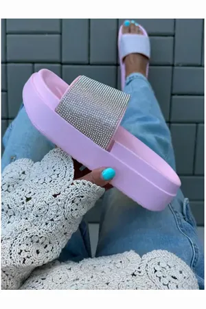 Star Style Ružové šľapky zdobené kamienkami MAREKA