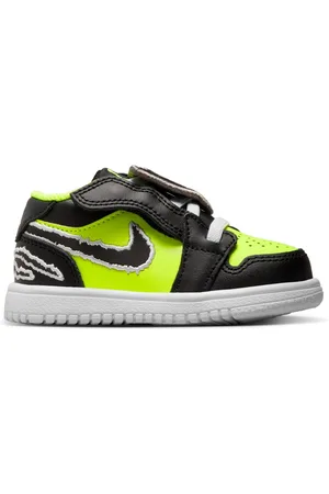 Jordan Air 1 Low Alt SE "Black Cat Volt" (TD)