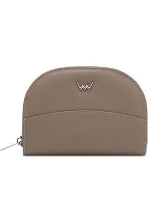 Vuch Alindra Brown
