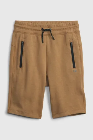 GAP Hnědé klučičí kraťasy Fit tech