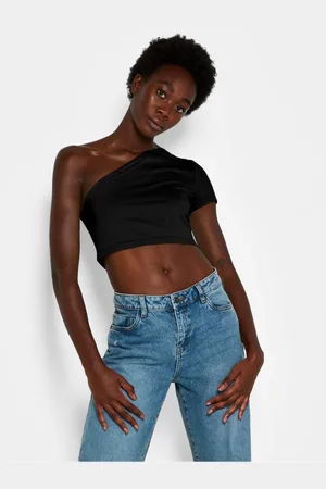 Noisy May Černý asymetrický crop top Nini