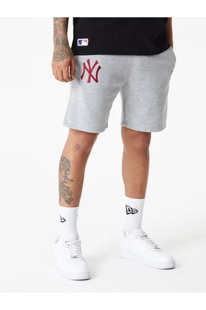 New Era Šedé pánské kraťasy League essentials shorts NEYYAN