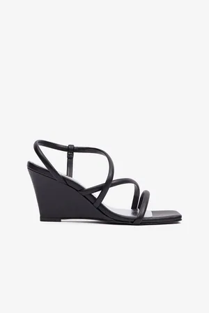 Karl Lagerfeld Černé dámské sandálky Rialto Strap